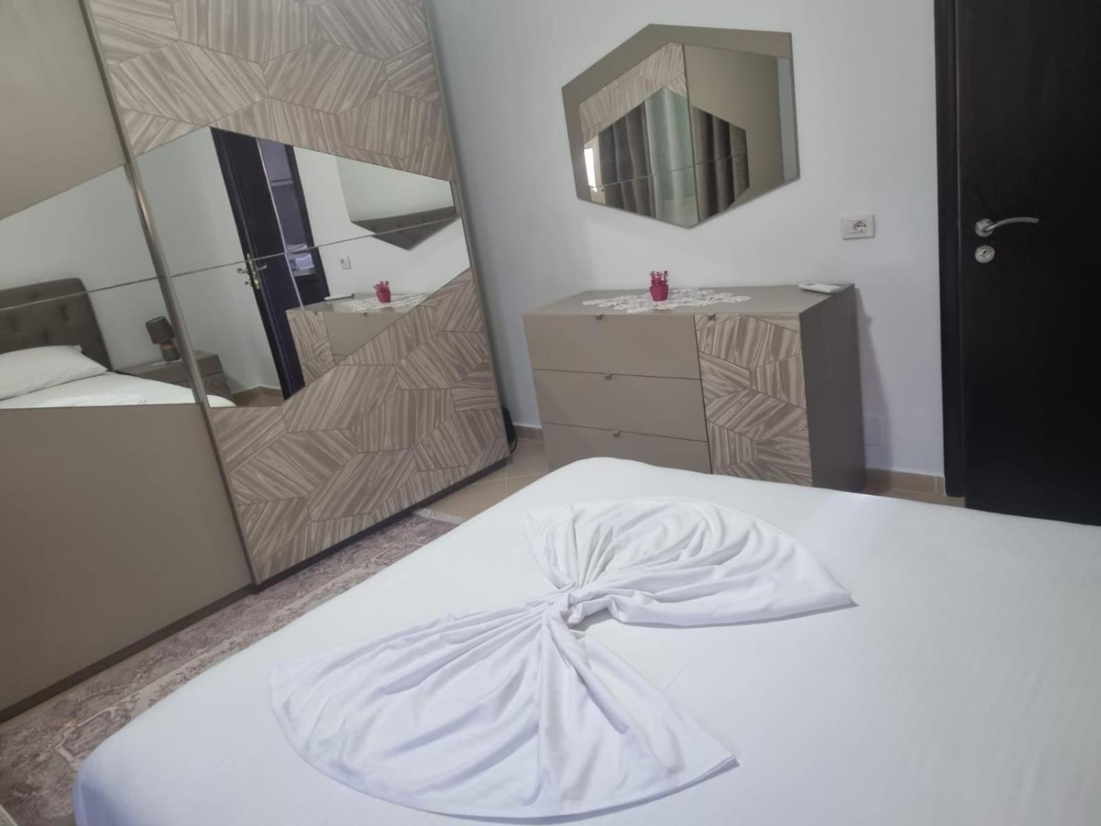 Vila Megi-Rent Room Vlorë Buitenkant foto