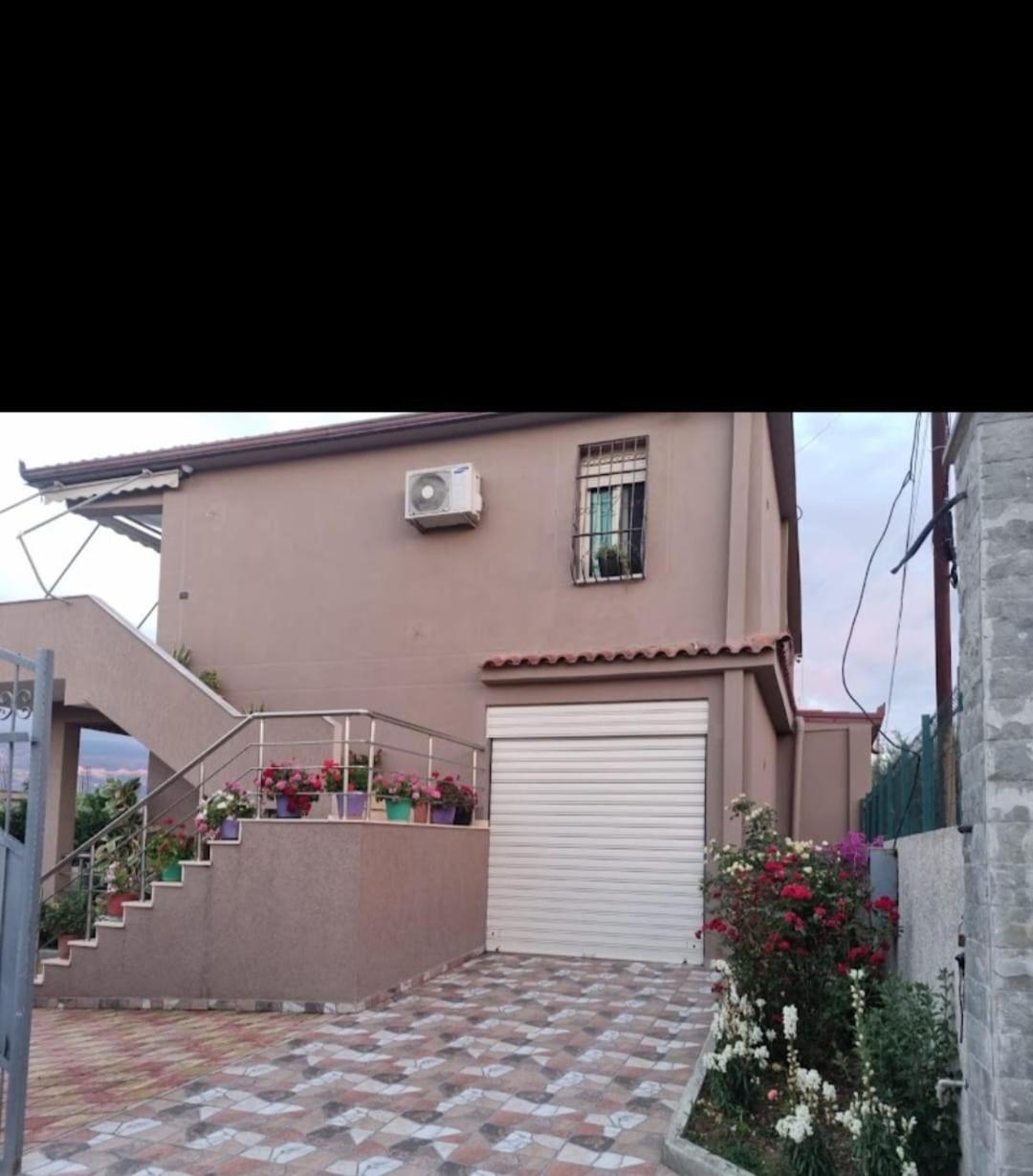 Vila Megi-Rent Room Vlorë Buitenkant foto