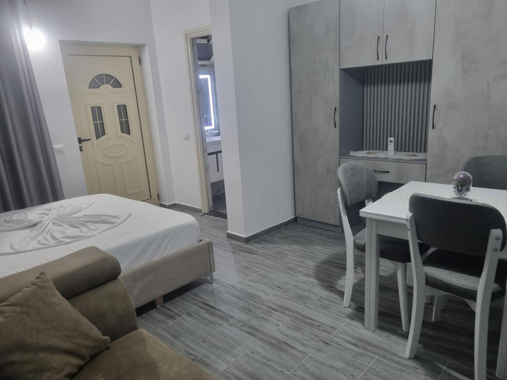 Vila Megi-Rent Room Vlorë Buitenkant foto
