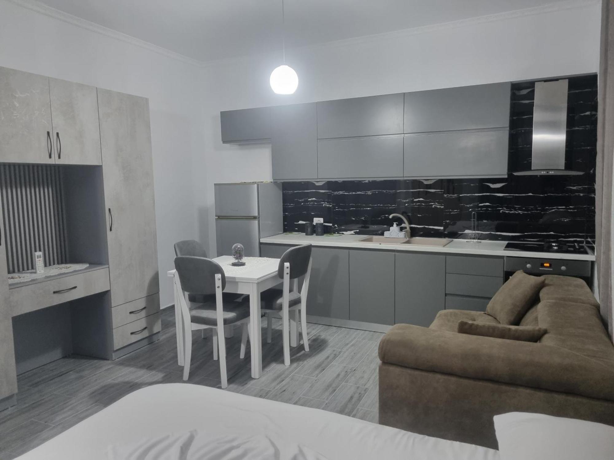 Vila Megi-Rent Room Vlorë Buitenkant foto