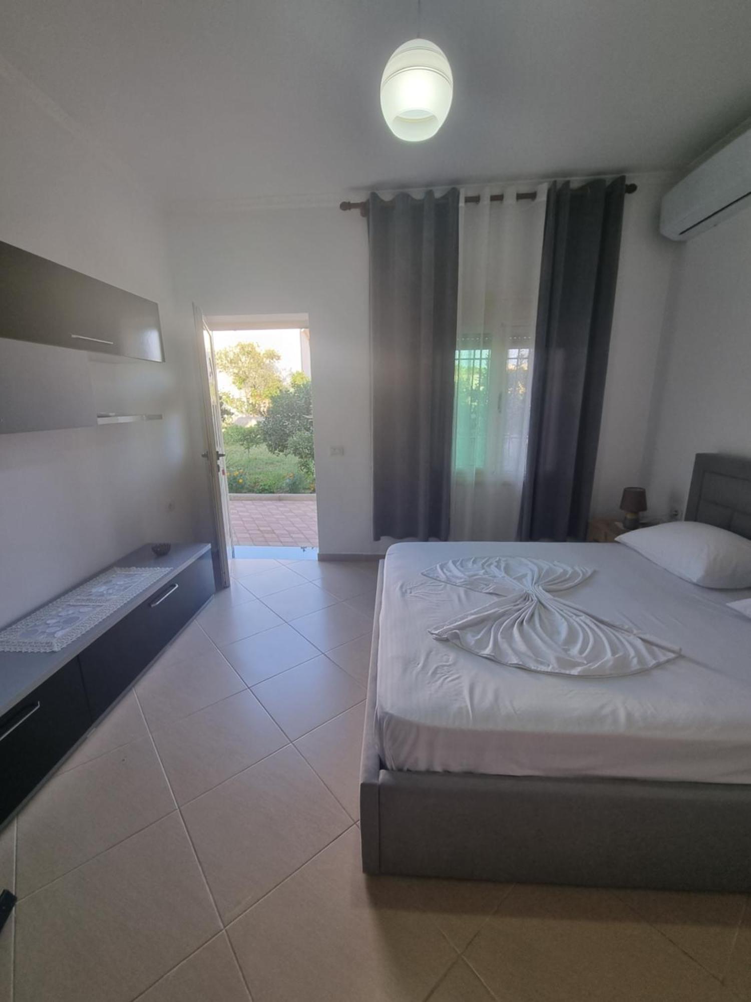 Vila Megi-Rent Room Vlorë Kamer foto
