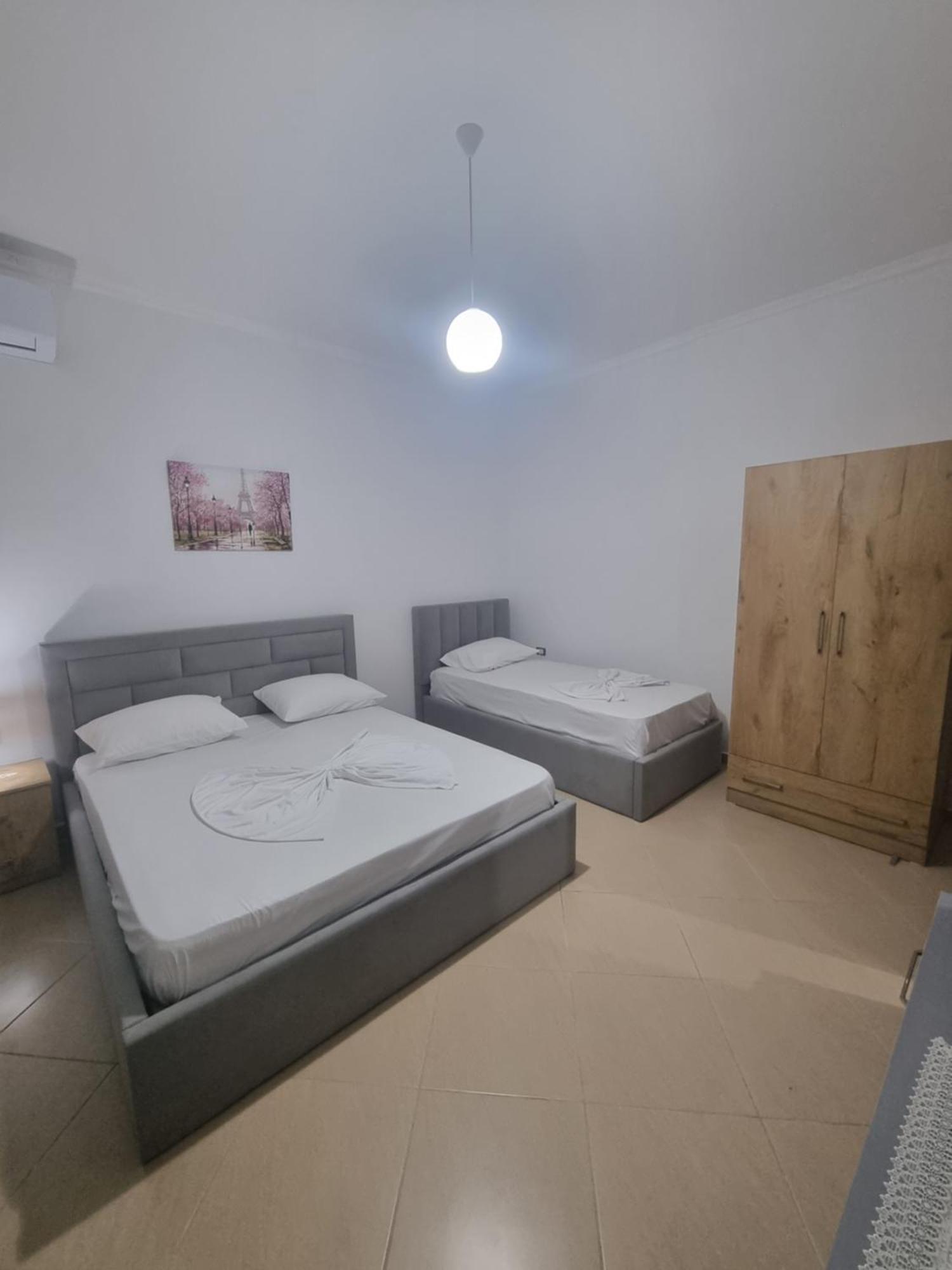 Vila Megi-Rent Room Vlorë Kamer foto