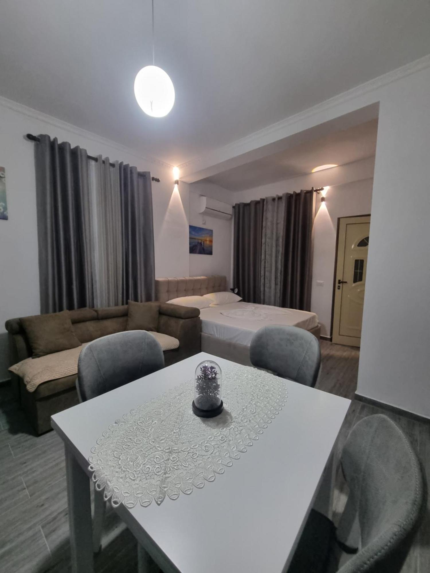 Vila Megi-Rent Room Vlorë Kamer foto
