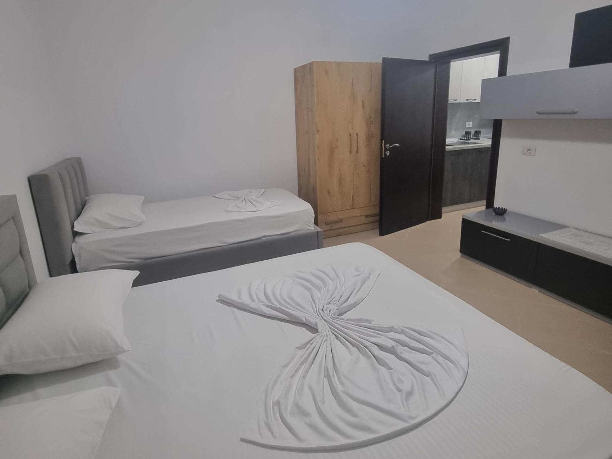 Vila Megi-Rent Room Vlorë Buitenkant foto