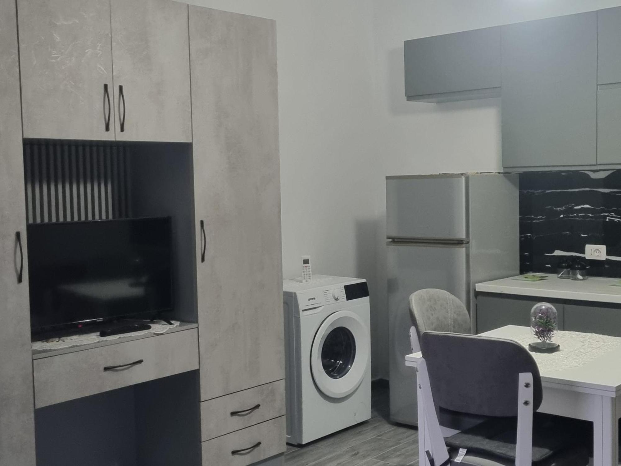 Vila Megi-Rent Room Vlorë Buitenkant foto