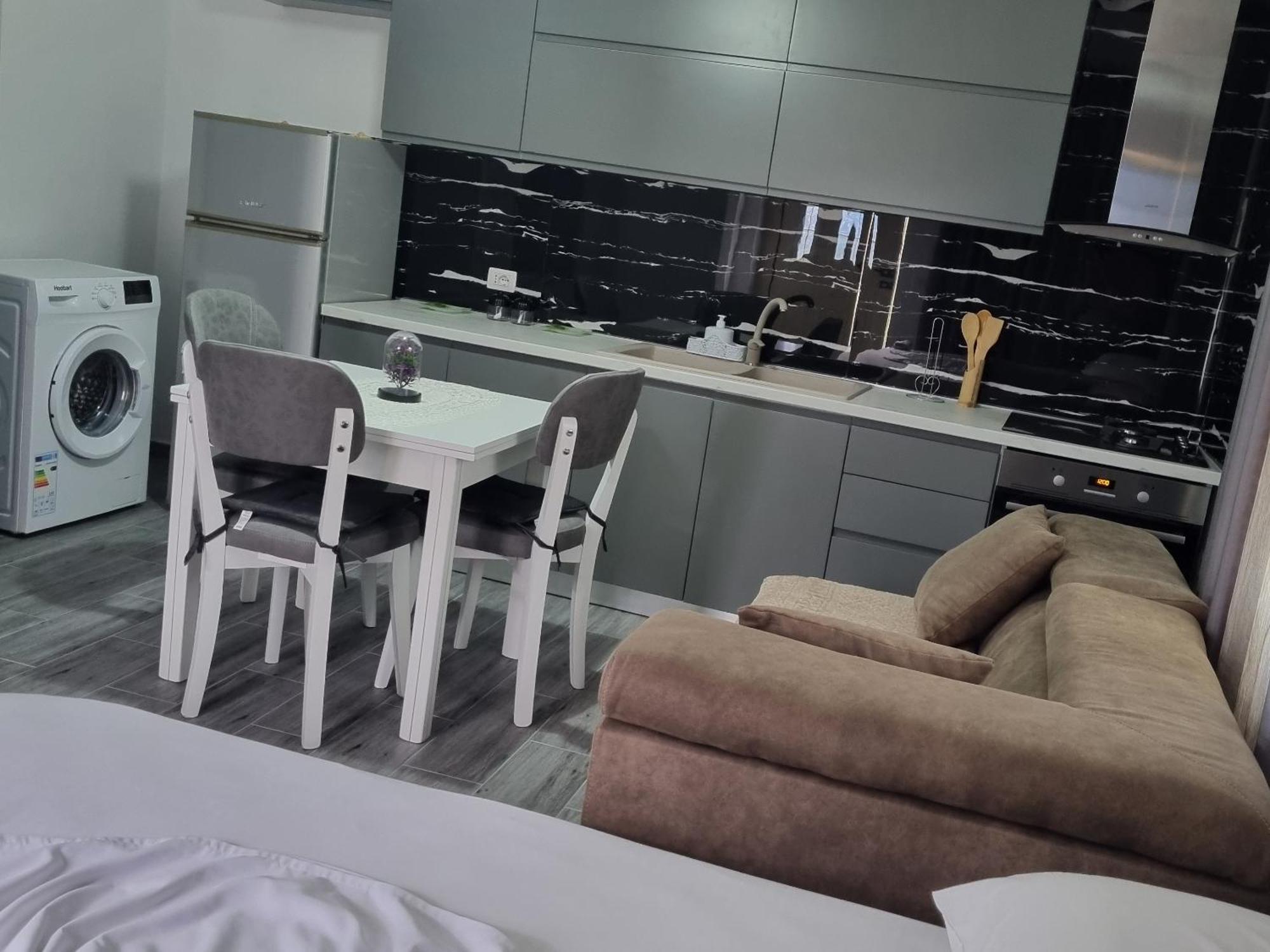 Vila Megi-Rent Room Vlorë Buitenkant foto