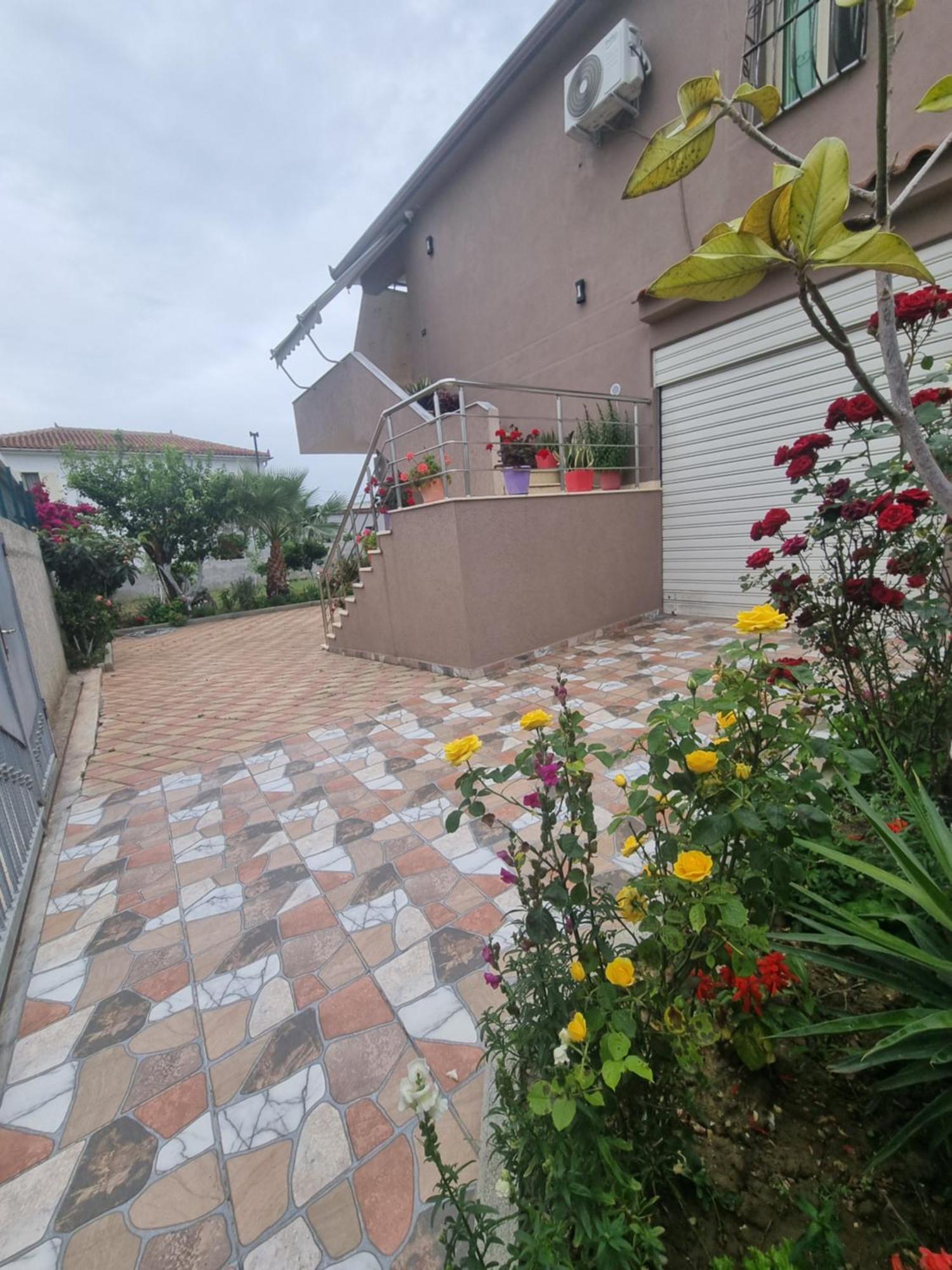 Vila Megi-Rent Room Vlorë Buitenkant foto
